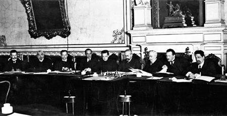 Проект KPRF.RU "Хроника революции". 3 апреля 1917 года: В Петрограде возобновили работу все предприятия, заявлено о предстоящем выпуске "Заёма Свободы"