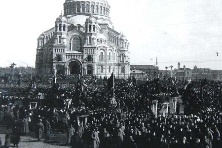 Проект KPRF.RU "Хроника революции". 6 апреля 1917 года: США вступили в войну с Германией, в Кронштадте прошел многотысячный митинг матросов и рабочих, Ленин выезжает в Берн
