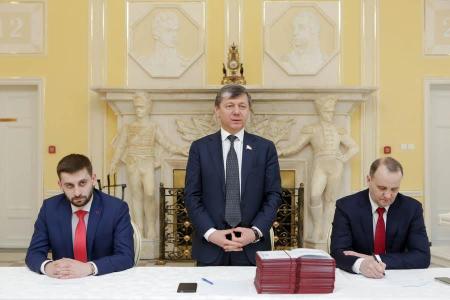 В Центре политической учёбы ЦК КПРФ Д.Г. Новиков поздравил выпускников двадцать первого потока слушателей