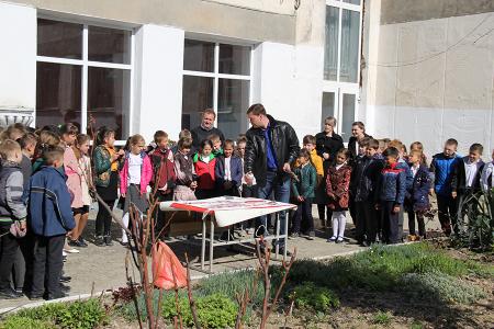 Крымские комсомольцы продолжили Всероссийскую акцию «Знамя нашей Победы»