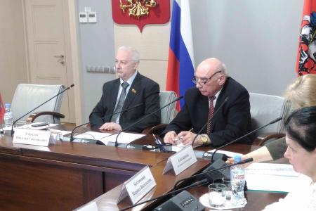 В Мосгордуме прошел круглый стол по проблемам капитального ремонта жилых домов