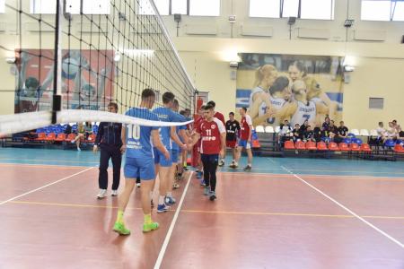Спортклуб КПРФ провел крупный волейбольный турнир