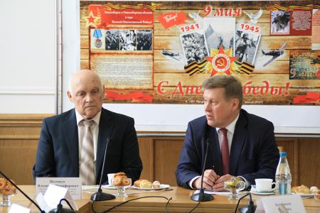 Мэр Новосибирска Анатолий Локоть встретился с ветеранами Великой Отечественной войны