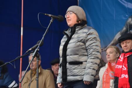В Москве на Театральной площади начался протестный митинг КПРФ