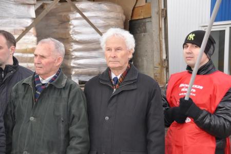 Коммунисты отправили 62-й гуманитарный конвой в Новороссию