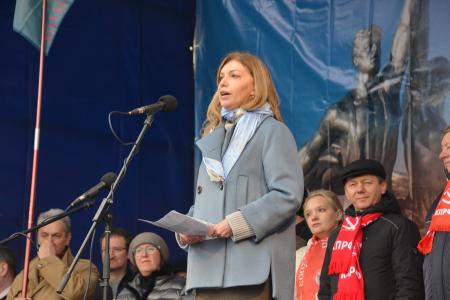 В Москве на Театральной площади начался протестный митинг КПРФ