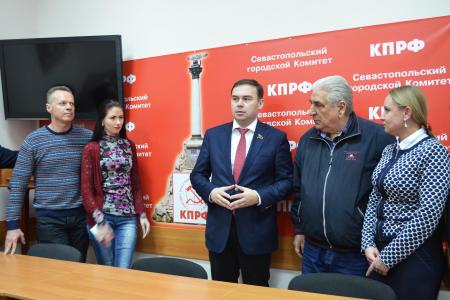 Юрий Афонин встретился с партийным активом Севастополя