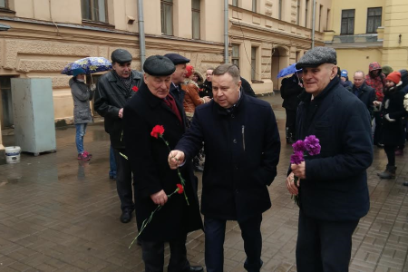 А.В. Воронцов принял участие в возложении цветов к памятнику В.И. Ленину в Петербурге