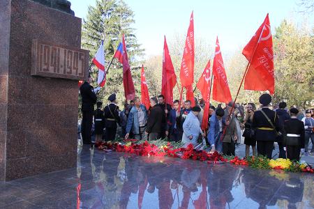 Симферополь. Коммунисты приняли участие в праздничных мероприятиях в День освобождения города
