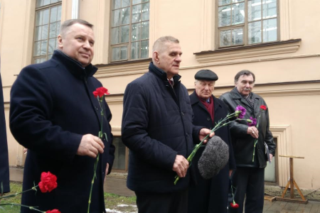 А.В. Воронцов принял участие в возложении цветов к памятнику В.И. Ленину в Петербурге