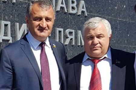  К. Тайсаев принимает участие в официальной церемонии вступления в должность Президента Республики Южная Осетия Анатолия Бибилова 