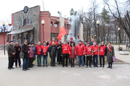 Руки прочь от Ленина и Мавзолея! Митинг и возложения цветов в Рязани