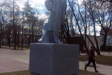 Рязань. Железнодорожный райком КПРФ организовал ремонт памятника В.И. Ленину
