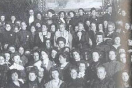 Проект KPRF.RU "Хроника революции". 20 апреля 1917 года: Исполком Петроградского Совета поддержал "Заем Свободы", в "Правде" опубликованы "Апрельские тезисы" Ленина