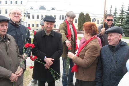 Калуга. Ленин жил, Ленин жив, Ленин будет жить!