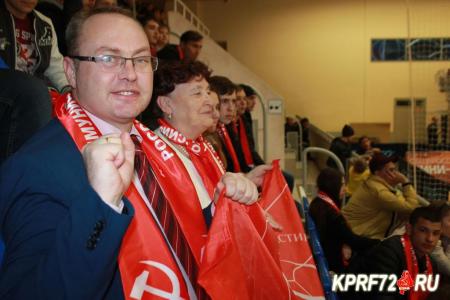 Тюменские коммунисты поддержали МФК КПРФ на гостевых матчах Чемпионата России по мини-футболу (ВИДЕО)