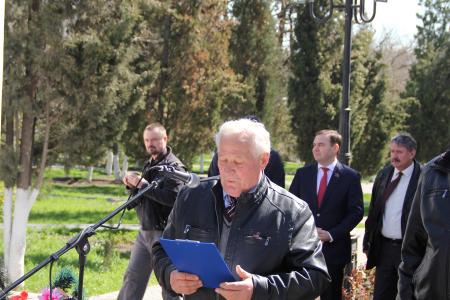 Республика Крым. Ленин вновь занял почетное место в городском саду Судака