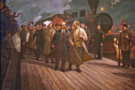 Проект KPRF.RU "Хроника революции". 16 апреля 1917 года: Ленин прибывает в Петроград, где выступает в особняке Кшесинской с "Апрельскими тезисами"