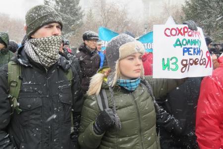 В Новосибирске прошел митинг в защиту реки Издревой