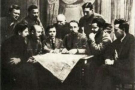 Проект KPRF.RU "Хроника революции". 4 апреля 1917 года: В Петрограде и Москве проходят митинги военных, Ленин готовится к отъезду в Россию