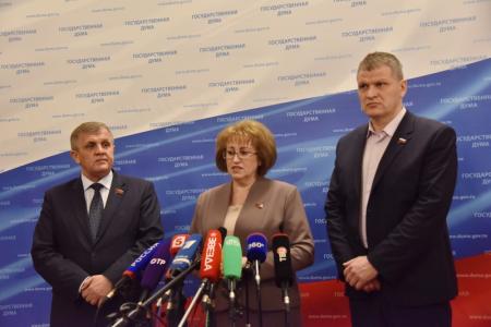 «Отчет российского правительства, готовность к президентским выборам, проблемы в здравоохранении и финансовой сфере». Н.В. Коломейцев, В.А. Ганзя и А.В. Куринный выступили в Госдуме 