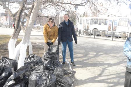 Алтайский комсомол провел флэшмоб «Ленин в городе»