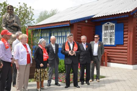 Белгородская область. Коммунисты и комсомольцы провели ежегодный мотоавтопробег в Валуйском районе, посвящённый Дню Победы