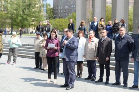 «Ярче гори, наш галстук пионерский!»: 450 новосибирских школьников вступили в ряды пионеров