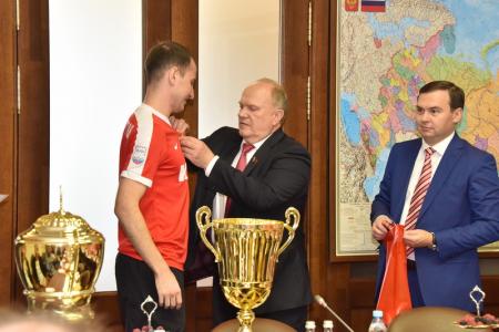 «Честь и слава чемпионам!». Г.А. Зюганов провел в Госдуме торжественный прием спортсменов молодежной команды КПРФ по мини-футболу