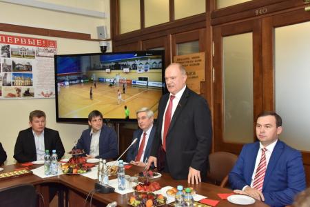 «Честь и слава чемпионам!». Г.А. Зюганов провел в Госдуме торжественный прием спортсменов молодежной команды КПРФ по мини-футболу