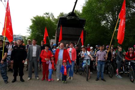 Н.Н. Иванов дал напутственное слово участникам велопробега Курск-Курчатов