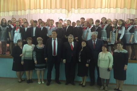 Город-герой Волгоград. По инициативе депутата-коммуниста Евгения Шаманаева состоялась встреча школьников с сыном легендарного Алексея Маресьева