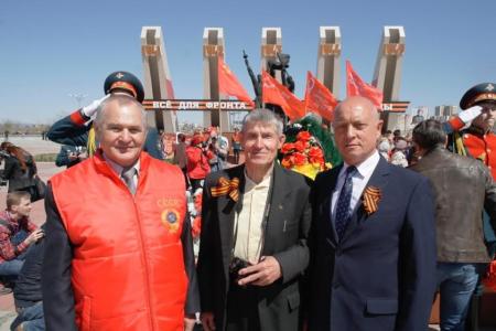 В День Победы читинские коммунисты возложили цветы и  венок к Вечному Огню