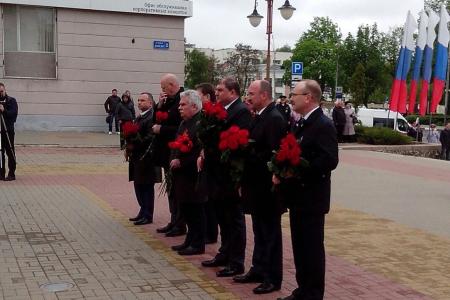 Орловские коммунисты приняли участие в торжествах, посвящённых 72-й годовщине Победы в Великой Отечественной войне