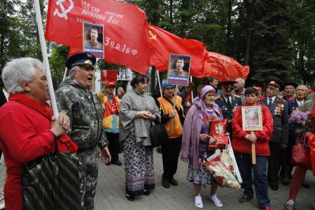 Воронежское областное отделение КПРФ приняло участие в праздновании 72-й годовщины Победы