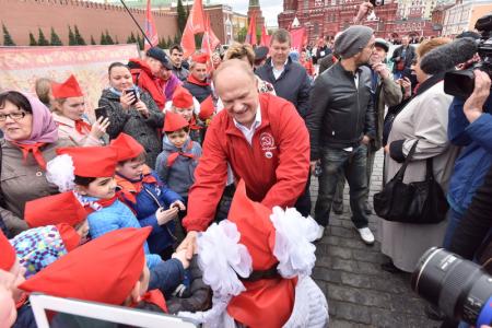 "Взвейтесь кострами синие ночи". Концерт в Колонном зале Дома Союзов, посвященный 95-летию пионерии