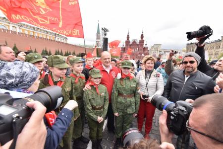 "Взвейтесь кострами синие ночи". Концерт в Колонном зале Дома Союзов, посвященный 95-летию пионерии