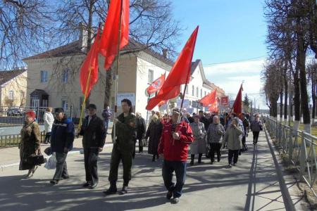 Ленинградская область: В первомайском строю