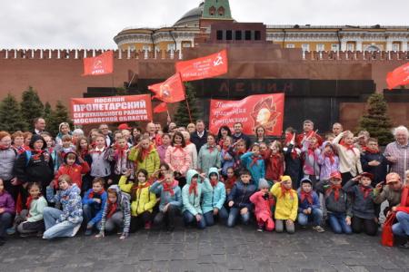 "Взвейтесь кострами синие ночи". Концерт в Колонном зале Дома Союзов, посвященный 95-летию пионерии