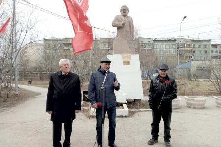 В день рождения Карла Маркса  коммунисты Якутии возложили цветы  к его памятнику 