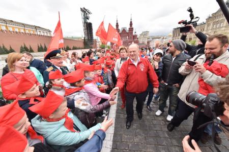 "Взвейтесь кострами синие ночи". Концерт в Колонном зале Дома Союзов, посвященный 95-летию пионерии