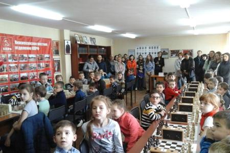 Татарстан. В Нижнекамске коммунисты провели шахматный турнир