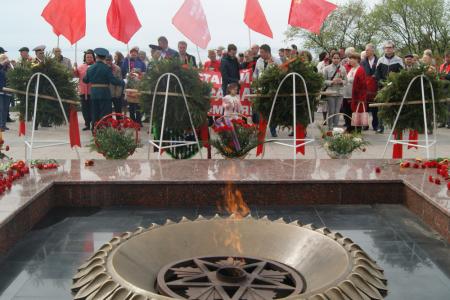 Ульяновские коммунисты возложили цветы к Вечному огню в честь Дня Победы