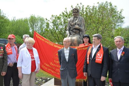 Белгородская область. Коммунисты и комсомольцы провели ежегодный мотоавтопробег в Валуйском районе, посвящённый Дню Победы
