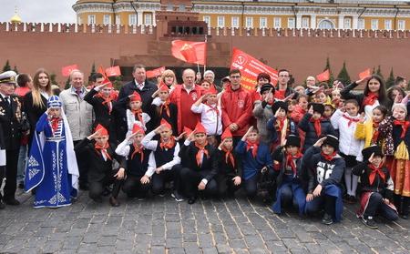 "Взвейтесь кострами синие ночи". Концерт в Колонном зале Дома Союзов, посвященный 95-летию пионерии