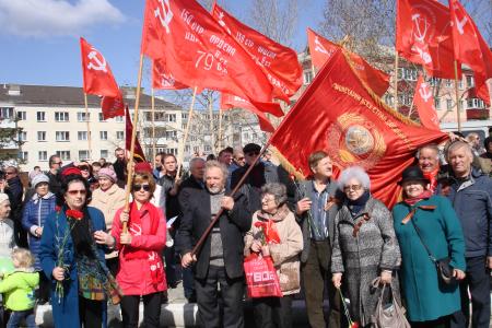 Коммунисты Южно-Сахалинска приняли участие в праздновании Дня Победы