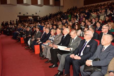 В Москве открылся XVII съезд КПРФ
