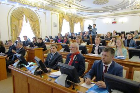 Руководитель фракции КПРФ Курганской областной Думы В.А.Кислицын принял участие в юбилейном заседании молодежного парламента