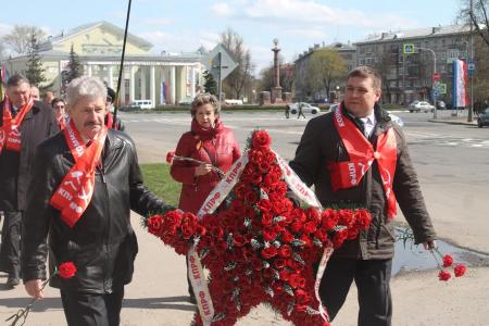 Псковское областное отделение КПРФ приняло участие в митинге у Могилы Неизвестного солдата