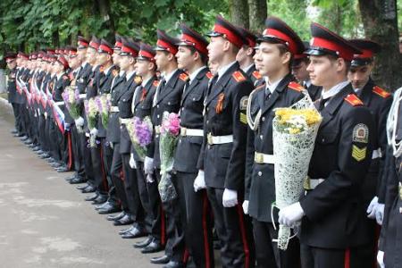Краснодар. Депутат-коммунист Д.В. Коломиец принял участие в последнем звонке для выпускников Кубанского казачьего кадетского корпуса